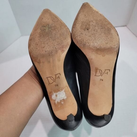 Diane von Furstenberg Pointed Toe Pumps Size 7.5 - Picture 11 of 13